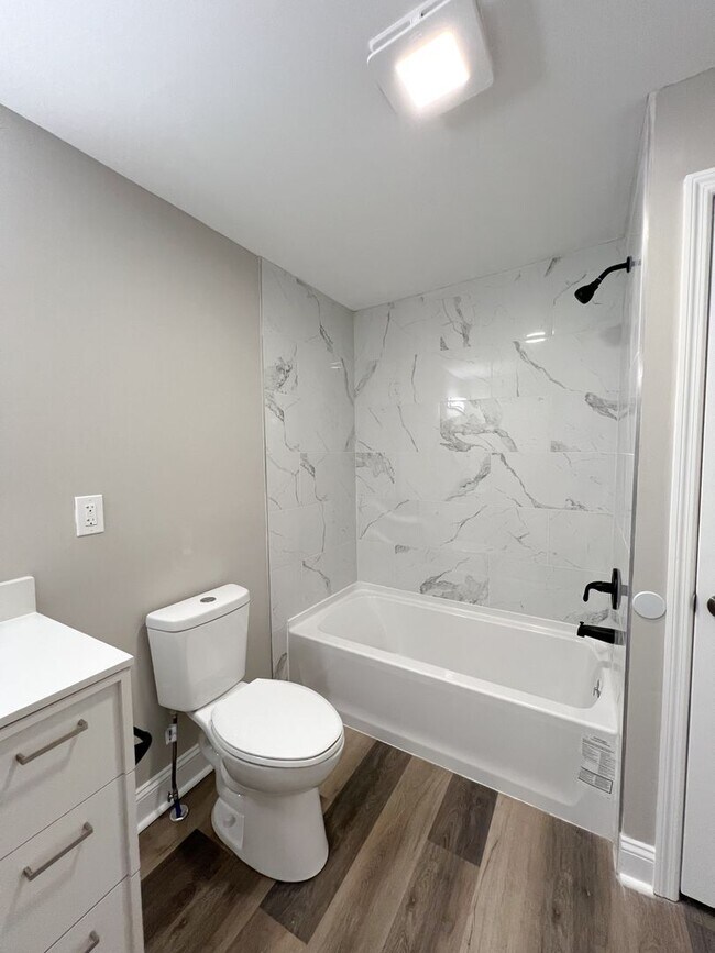 Building Photo - Renovated Home Off Madison Street – Pet Friendly!