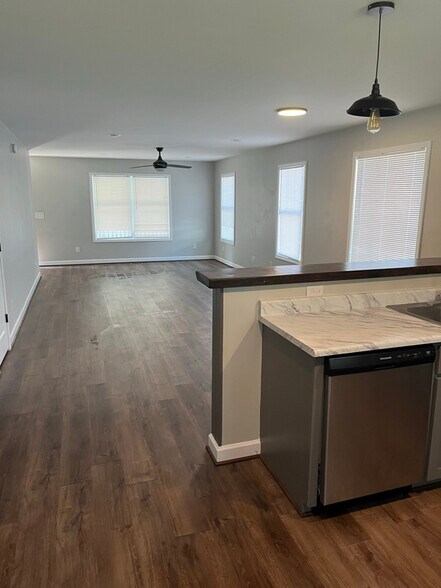 Building Photo - 118 Sunset Ave