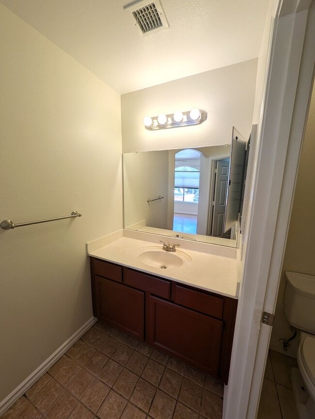 Building Photo - 3 Bedroom Townhome at Townes at Southpark ...