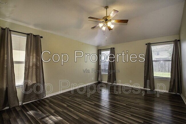 Building Photo - 8510 Trumpet Cir