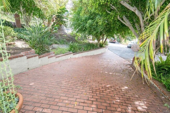 Building Photo - 670 Glomstad Ln