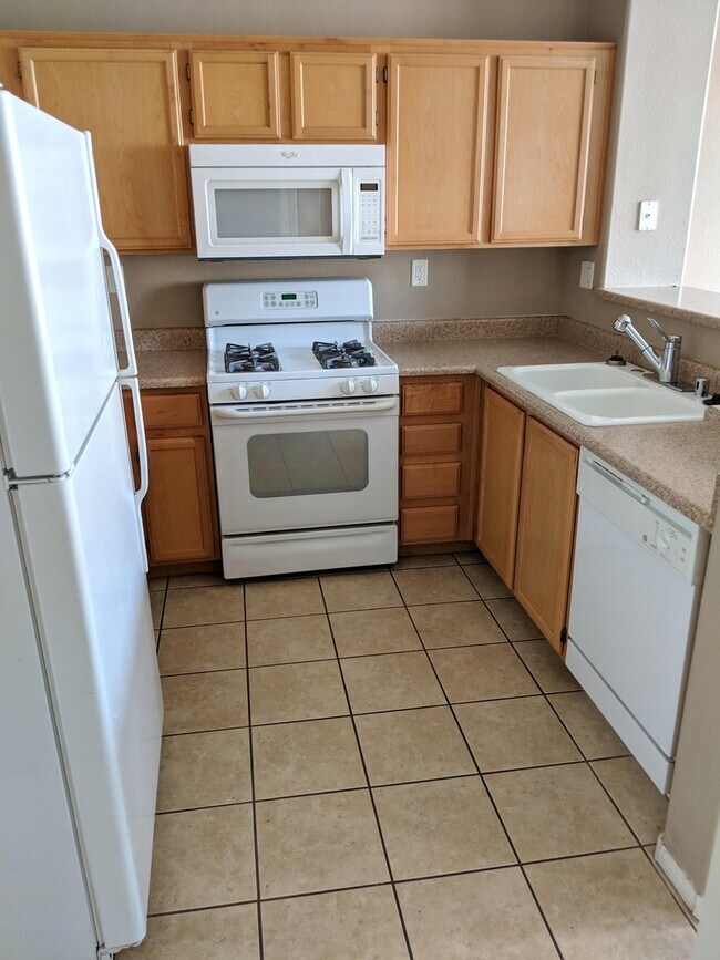 Building Photo - 10230 Deerfield Beach Ave