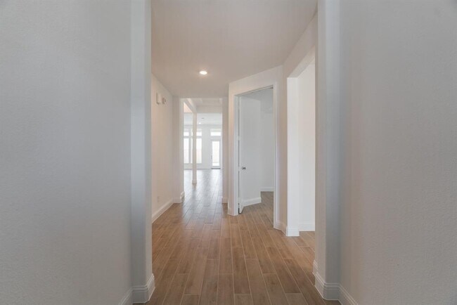 Building Photo - 11219 Tropical Forest Way