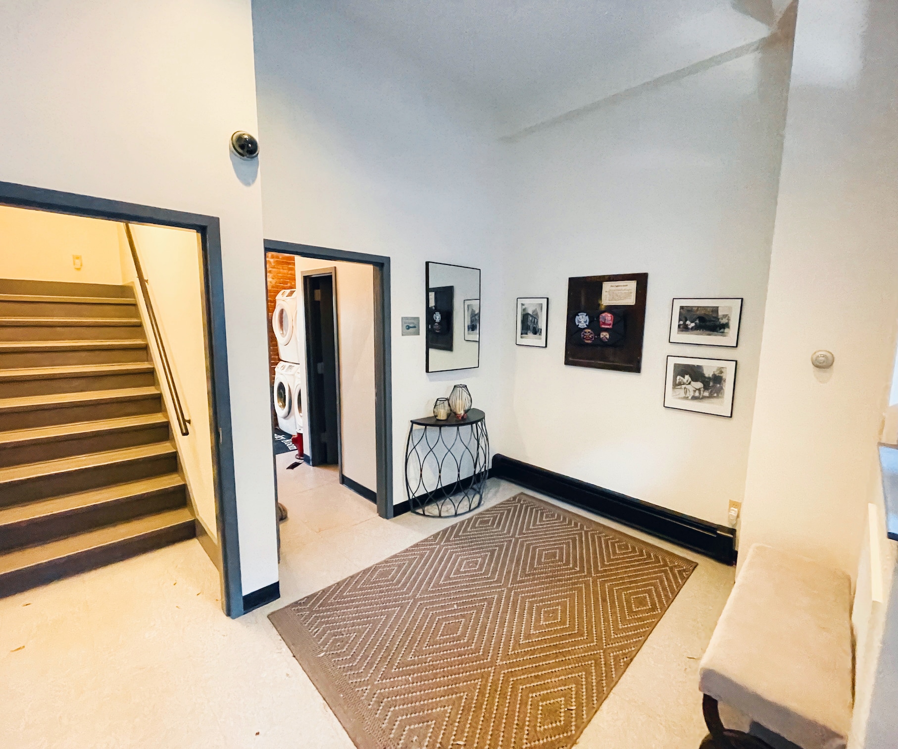 Building Photo - 444 Western Ave