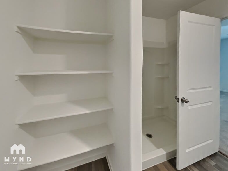 Building Photo - 9770 W Heather Dr