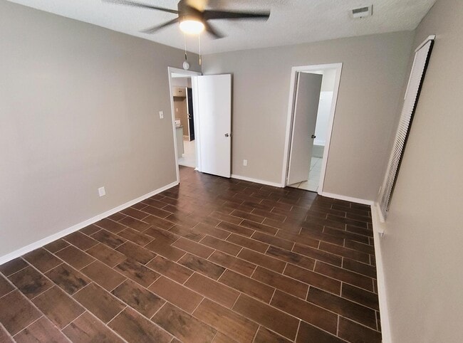 Building Photo - 3394 Bestway Dr