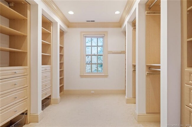 Building Photo - 1247 Oenoke Ridge