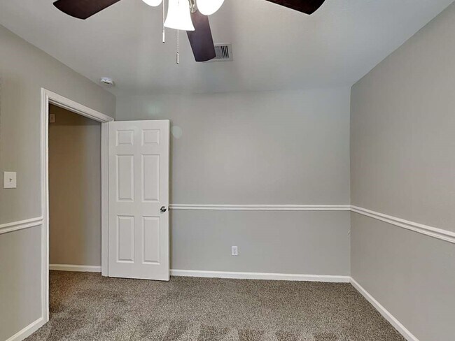 Building Photo - 4522 Lake Halbert Ln