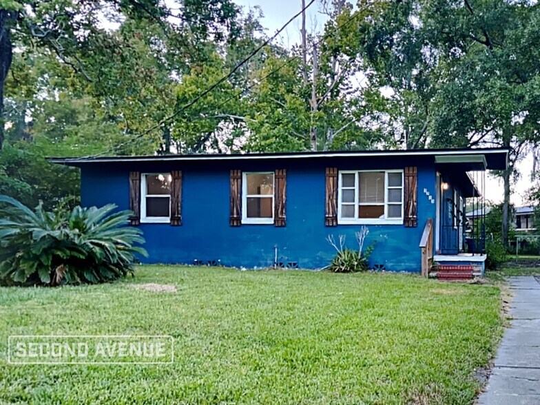 Primary Photo - 3213 Brasque Dr