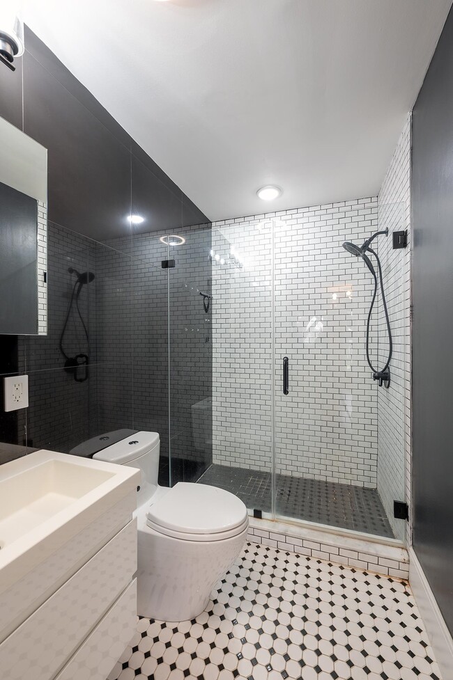 Building Photo - 309 Palisade Ave