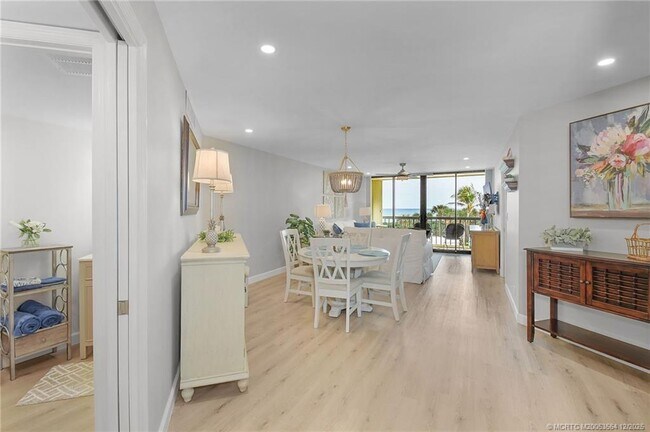 Building Photo - 9500 S Ocean Dr