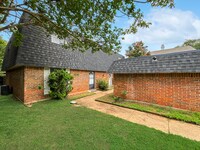 Building Photo - Charming Home in North Arlington