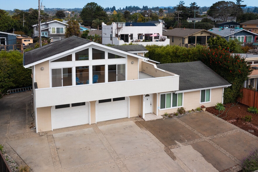 Building Photo - 506 Seacliff Dr