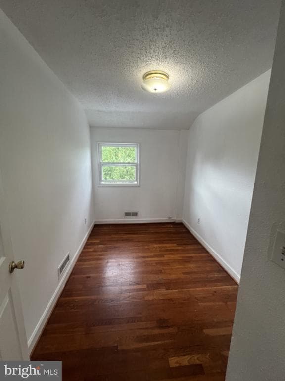Building Photo - 927 Southridge Rd