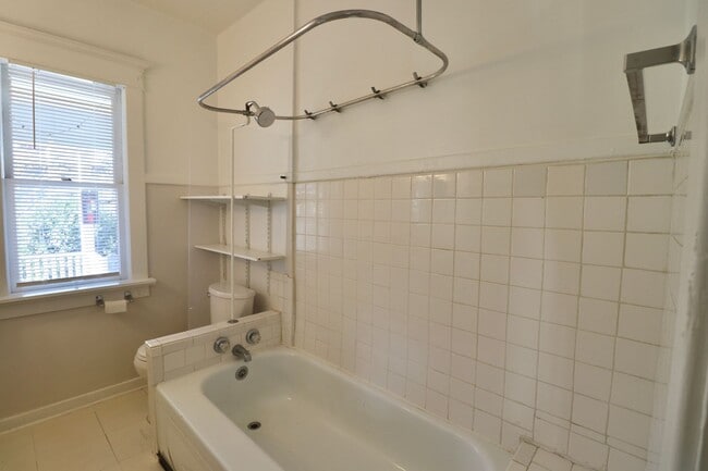 Building Photo - 188