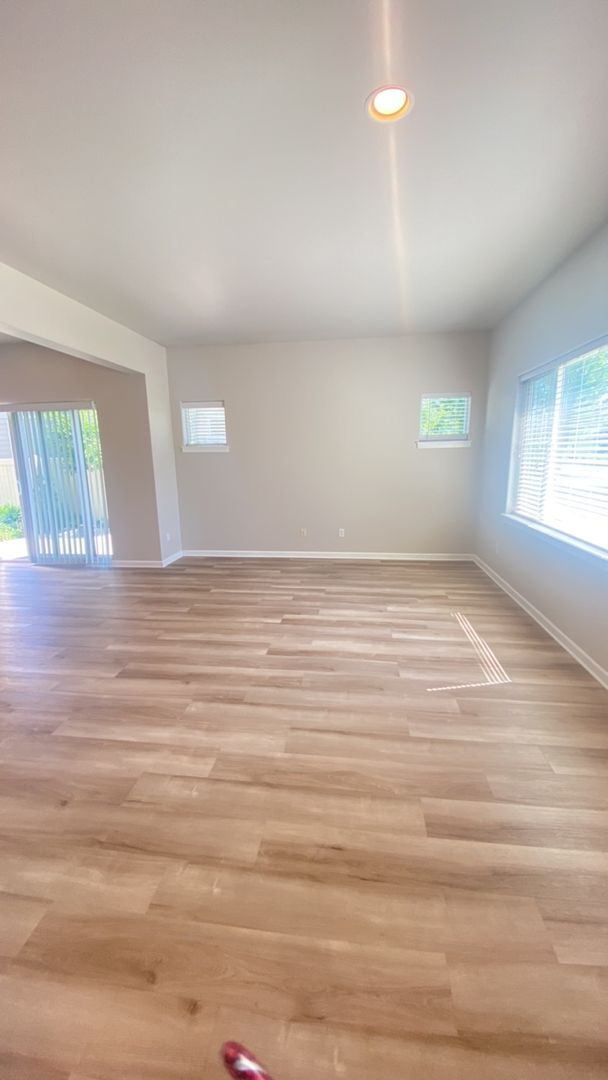 Building Photo - Liberty Lake Community-Rocky Hill 3 bedroo...