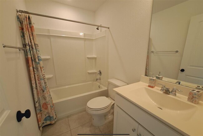 Building Photo - 2633 Danbury Ln
