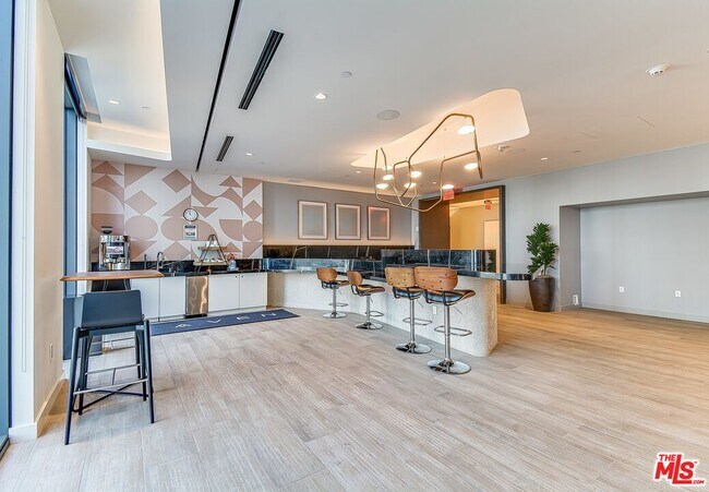 Building Photo - 1100 S Grand Ave