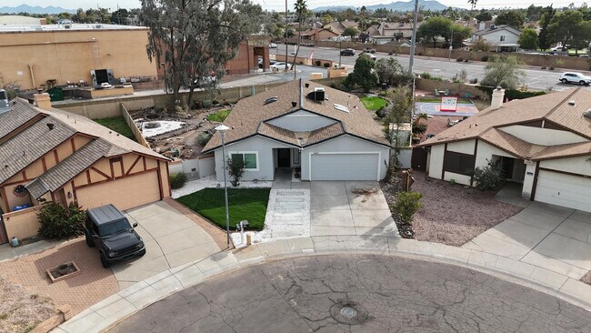 Building Photo - 4401 W McRae Way