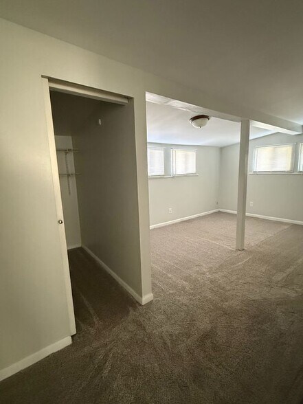 Building Photo - 1725 St Catherine St