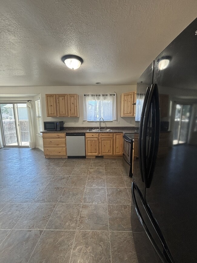 Building Photo - 3318 Quarter Mile Dr, Eagle Mountain, UT, ...