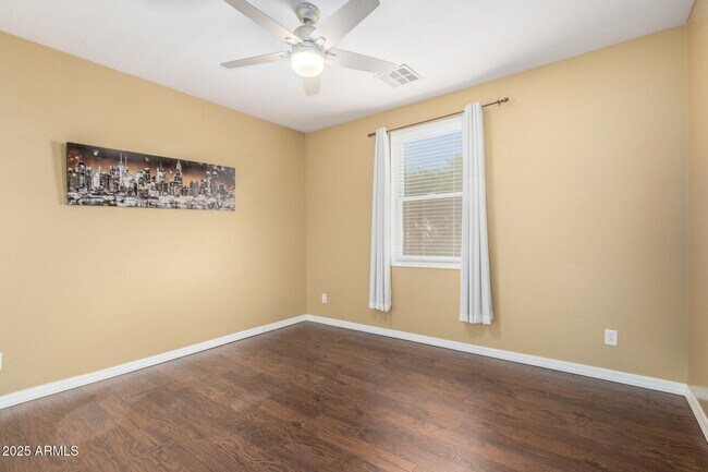 Building Photo - 6820 S 42nd Ln