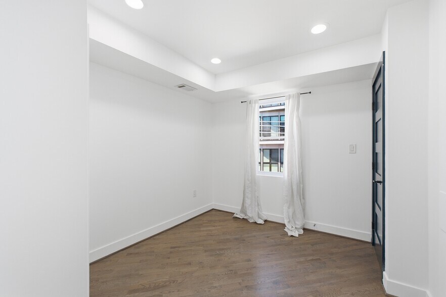 Building Photo - 1808 Benning Rd NE