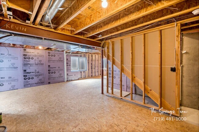 Building Photo - CHARMING, RECENTLY REMODELED 3BD HOME w/ E...