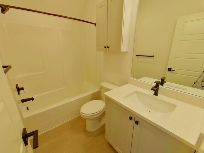 Building Photo - 2790 NW Harrison Blvd