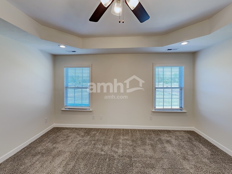 Building Photo - 2913 Dusenburg Dr