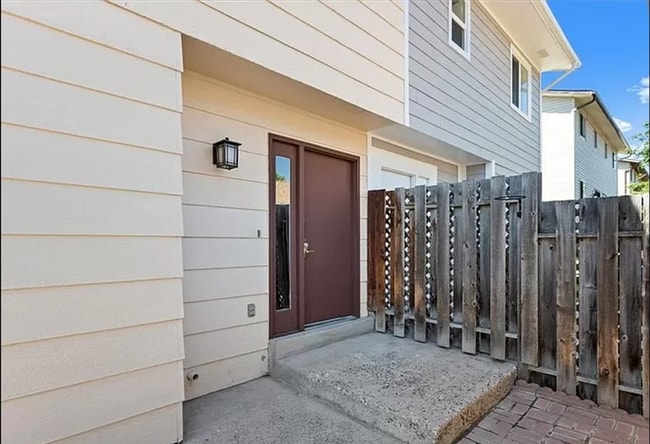 Building Photo - Townhome in the Billings Heights | Pet Friendly + Garage