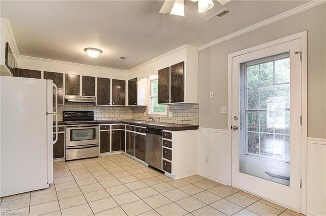 Building Photo - 1508 Trinity Garden Cir