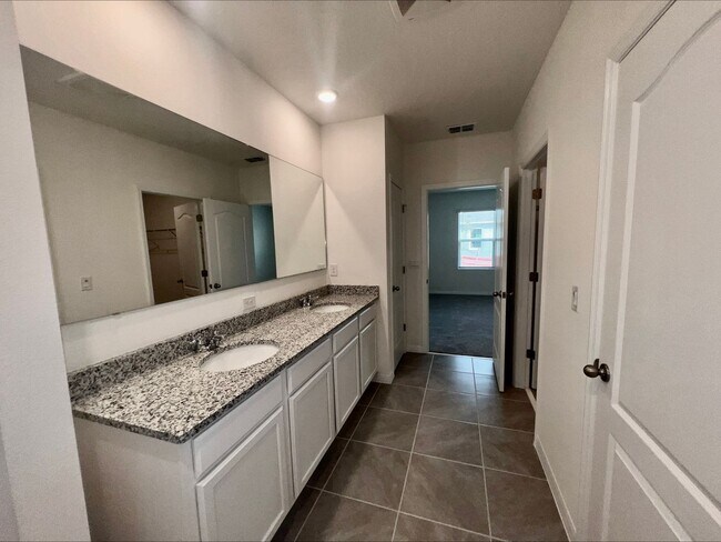 Building Photo - 7086 Cattle Egret Dr