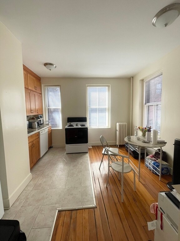 Building Photo - 68 Myrtle St