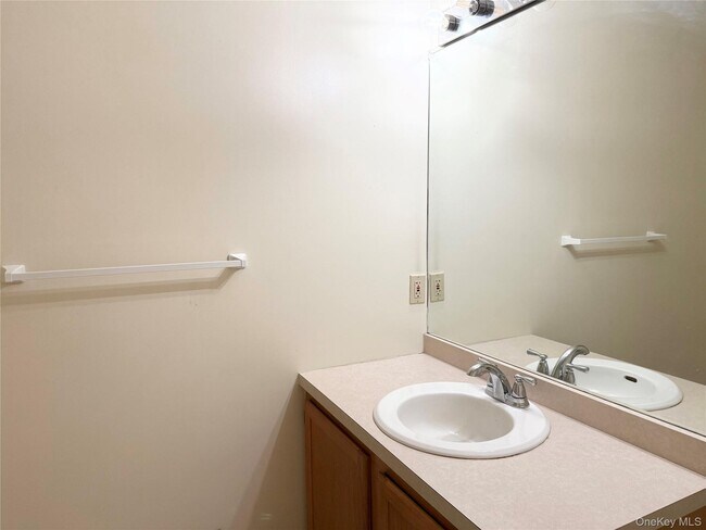 Building Photo - 12 Evergreen Way
