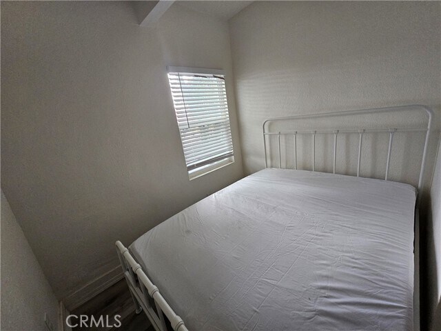 Building Photo - 166 E 36th Pl