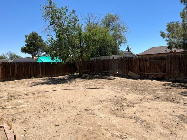 Building Photo - 10443 Cimerron Trail Dr