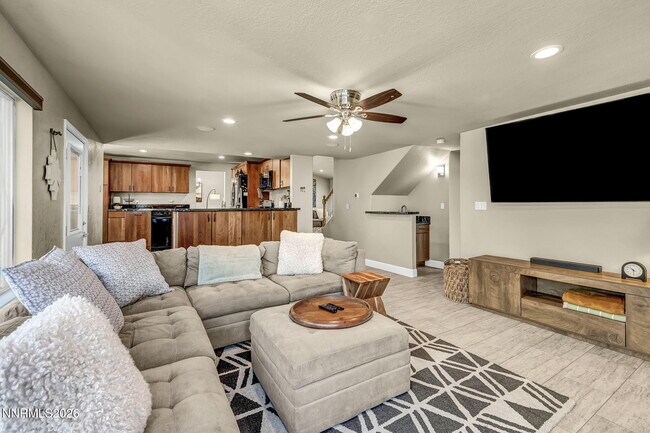 Building Photo - 5045 Pradera St