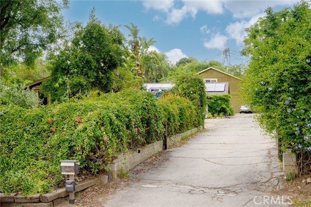 Building Photo - 10377 McBroom St