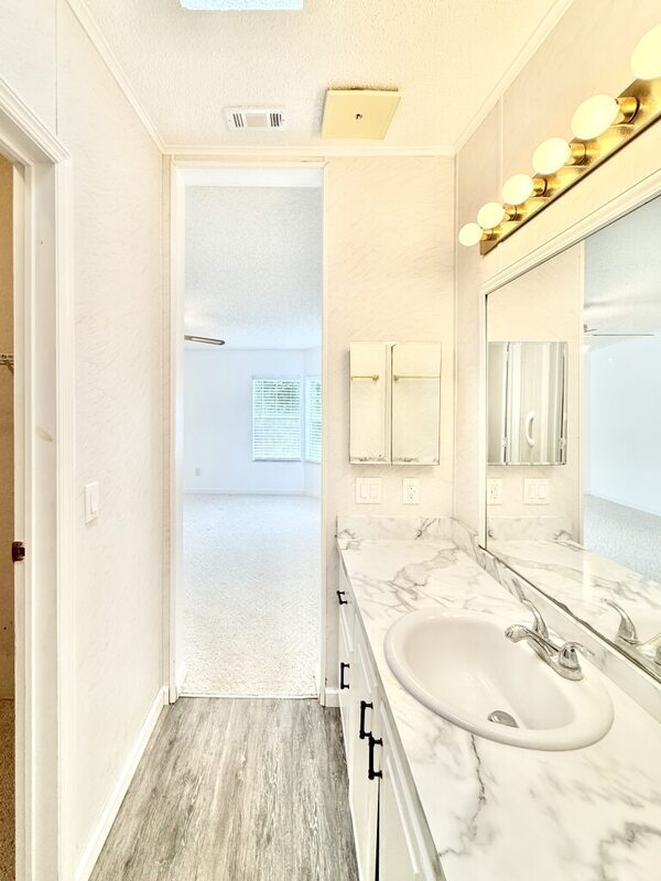 Building Photo - 43 Sargent St