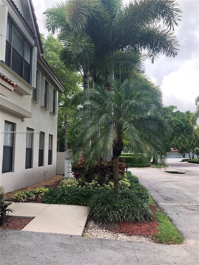 Building Photo - 5800 Coach House Cir