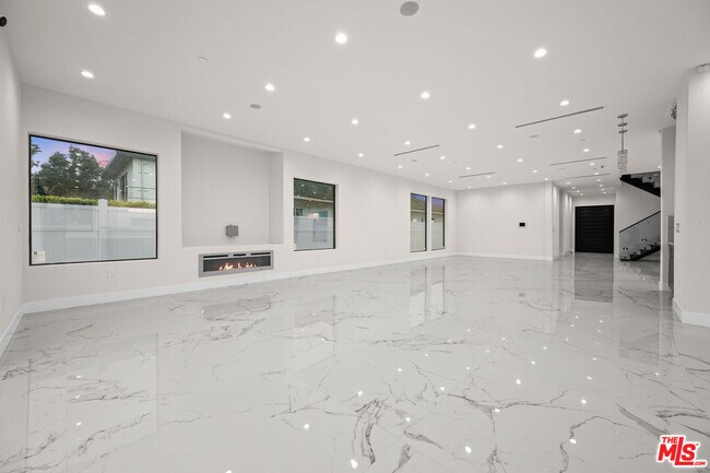 Building Photo - 1439 Edris Dr