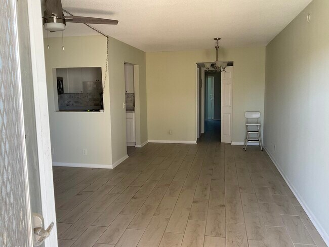 Building Photo - 80 Bedford E