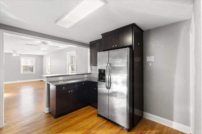 Building Photo - 51 George St