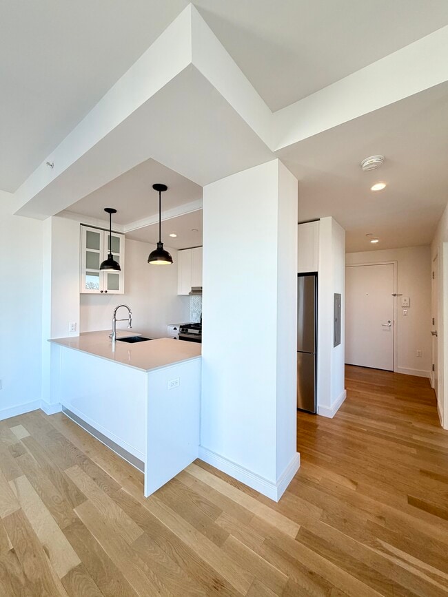 Interior Photo - 409 Eastern Pkwy