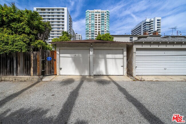 Building Photo - 10374 Ashton Ave