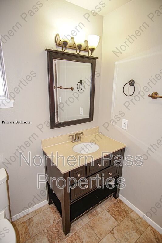 Building Photo - 5125 Round Rock Dr