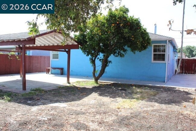 Building Photo - 2337 Rumrill Rd