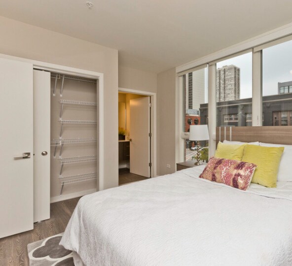 Building Photo - 301 W North Ave