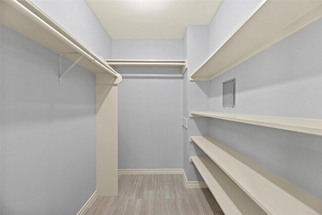 Building Photo - 1223 Augusta Dr